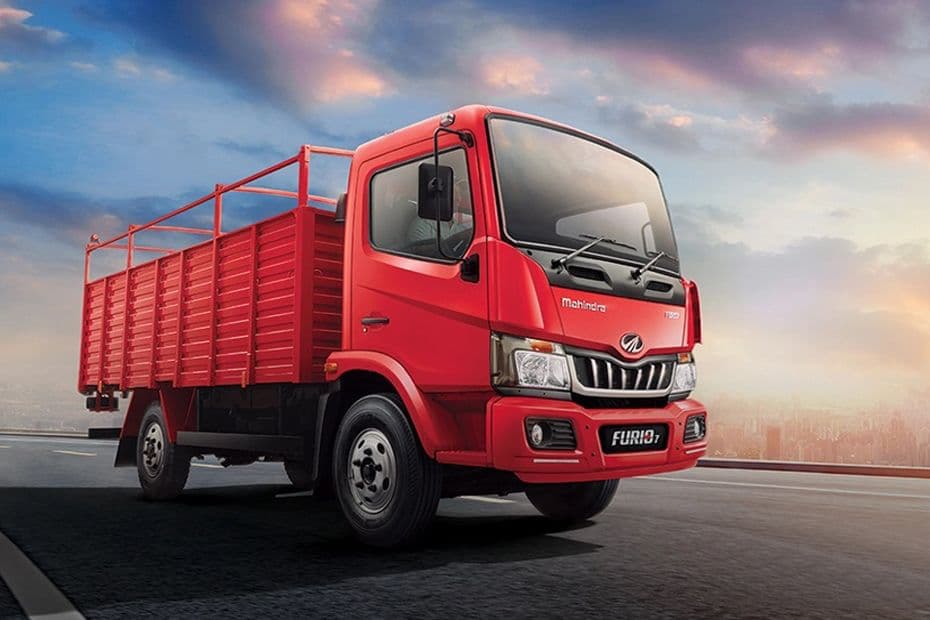 Mahindra Furio 7 Cargo Right Front Three Quarter