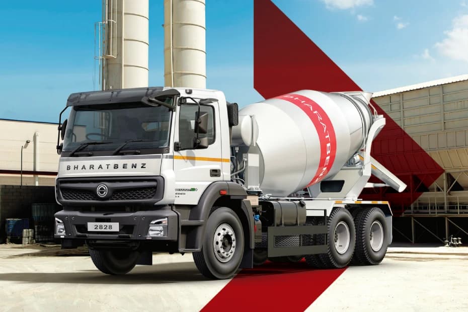 BharatBenz 2828C RMC Left Front Three Quarter