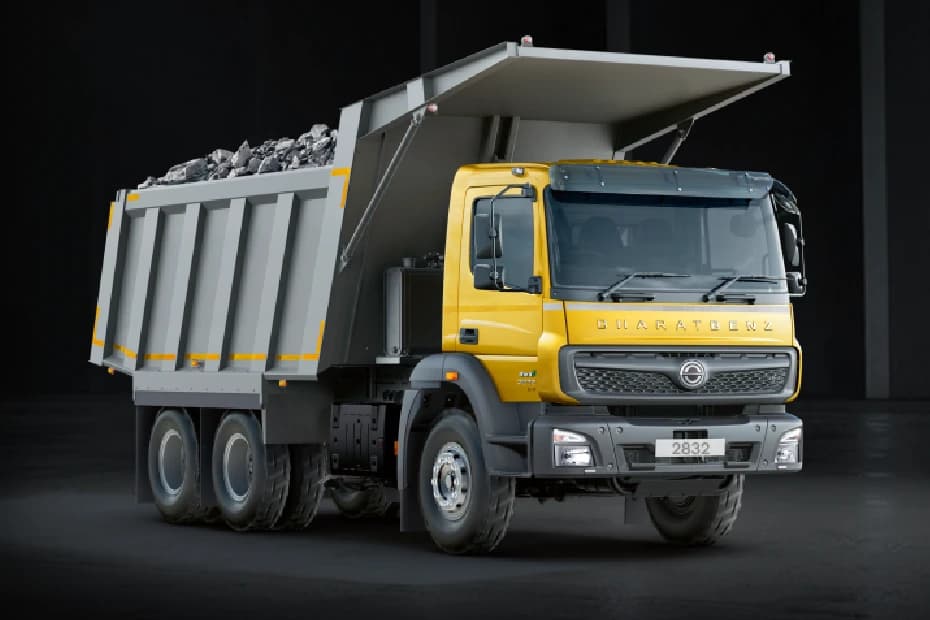 BharatBenz 2832CM Right Front Three Quarter