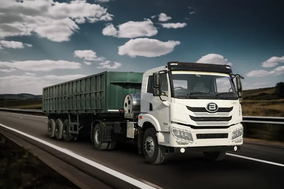 Blue Energy 5528 4x2 Front Right Side