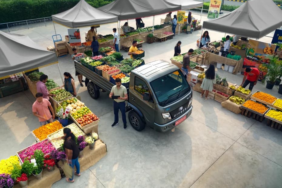 Eicher Pro X Right Front Three Quarter