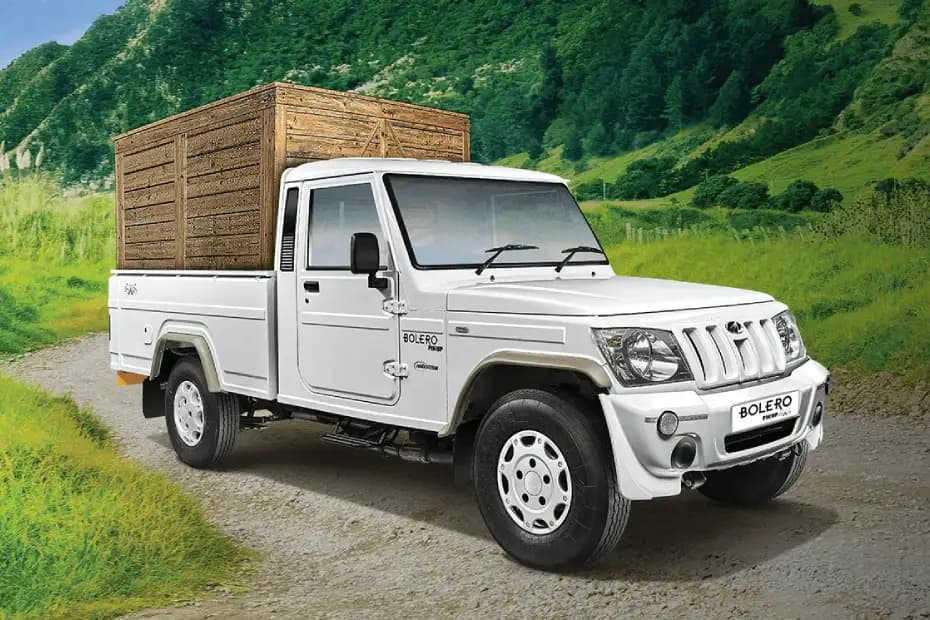 Mahindra Bolero Pik-Up Right Front Three Quarter