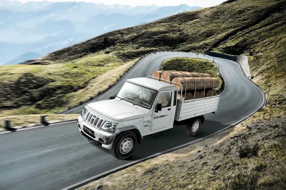 Mahindra Bolero Pik-Up Left Front Three Quarter