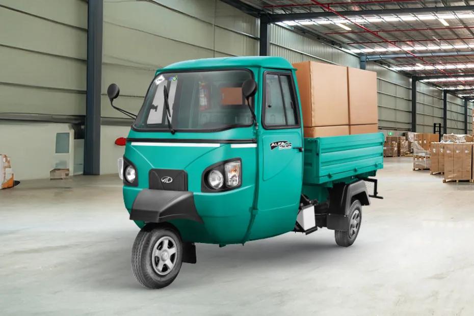 Mahindra Alfa Plus Duo Left Front Three Quarter Mahindra Alfa Plus Duo Left Front Three Quarter