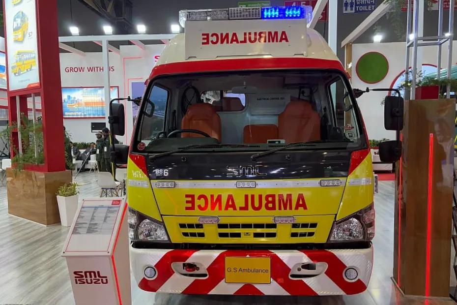 SML Isuzu GS Ambulance White Color