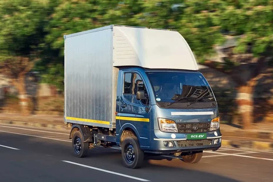 Tata ACE EV Right Front Three Quarter