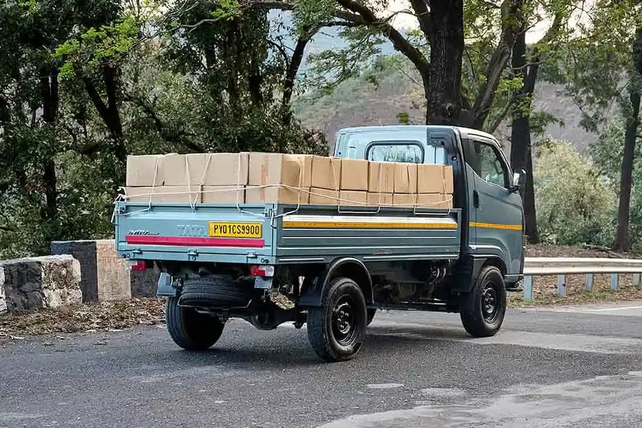 Tata Intra V50 LNT Right Rear Three Quarter