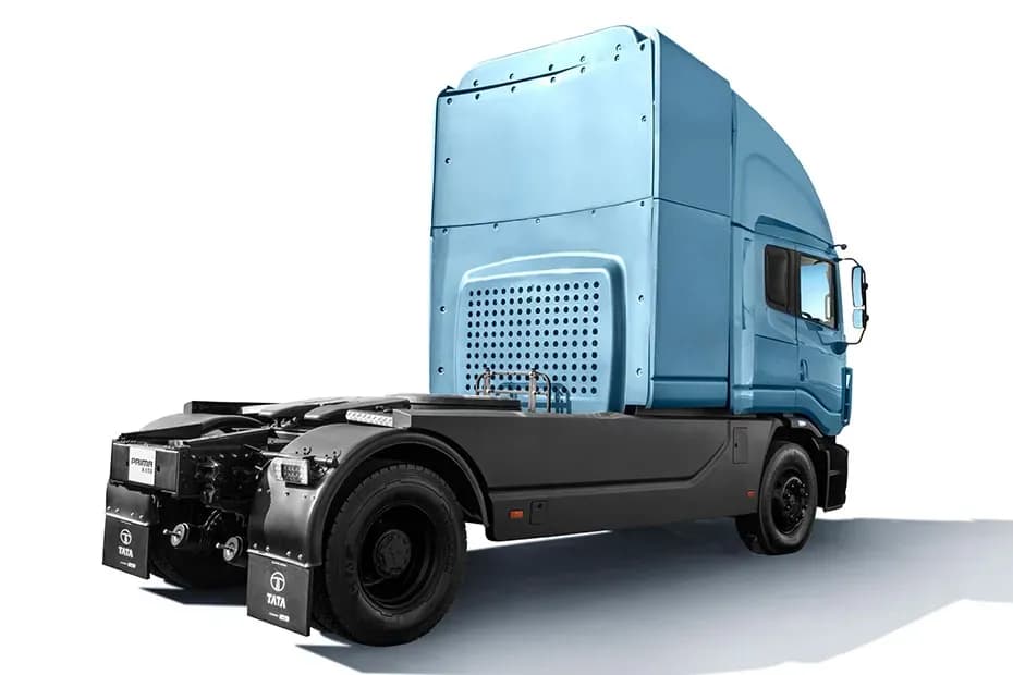 Tata Prima H.55S Right Rear Three Quarter