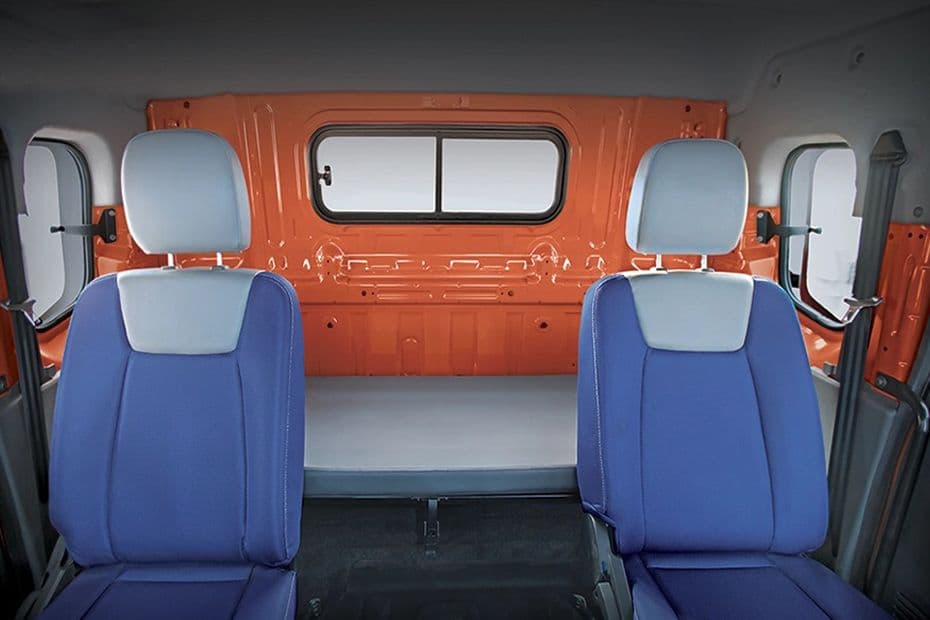 Mahindra FURIO 17 front seat