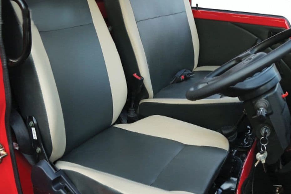 Mahindra Jayo BS6 Dual Toned Fabric Seat