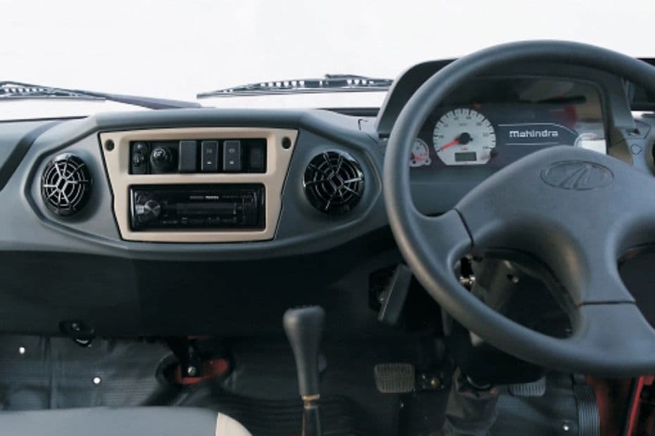 Mahindra Jayo BS6 Ergonomic Dashboard