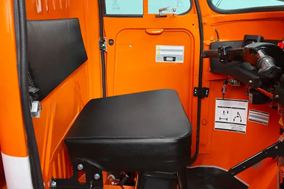 Altigreen neEV High Deck Interior Image