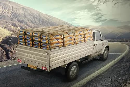 Mahindra Bolero Maxx Pik-Up HD Right Rear Three Quarter