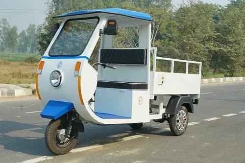 Lord's Devam Samrat White & Blue Colour