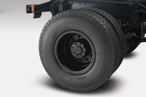Mahindra Blazo X 48 Rear Tyres