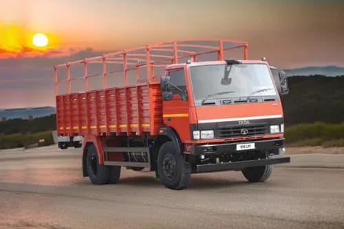 Tata 1816 LPT Right Front Three Quarter