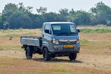 టాటా  Intra V70