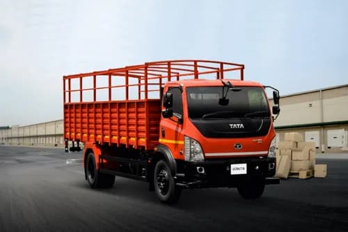 Tata T.16 Ultra Right Front Three Quarter