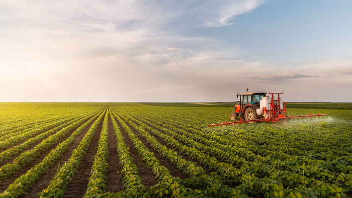 tractor_1_0b293b7a1c.avif