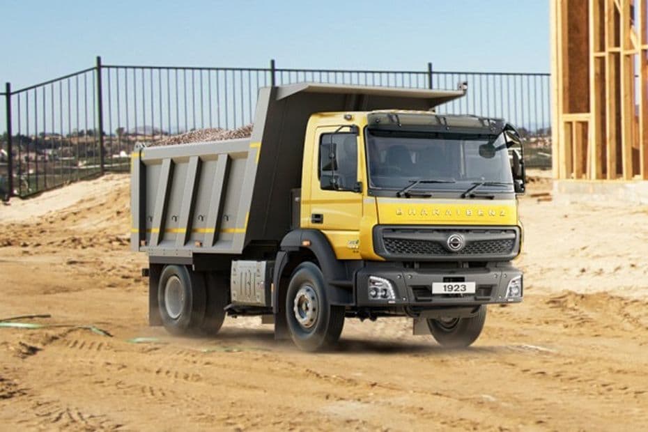 BharatBenz 1923C Front Right Side