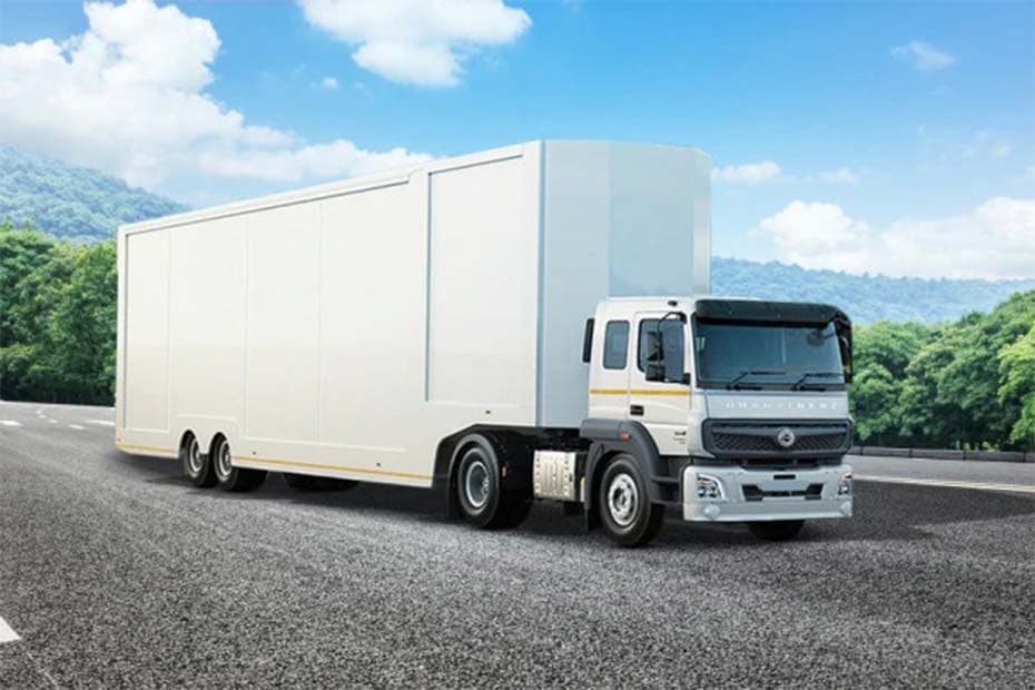 Bharat Benz 4028T Front Right Side
