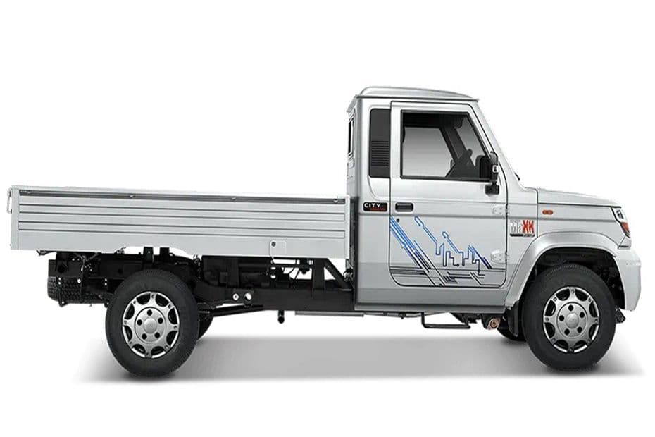 Mahindra Bolero MaXX Pik-Up Right Side