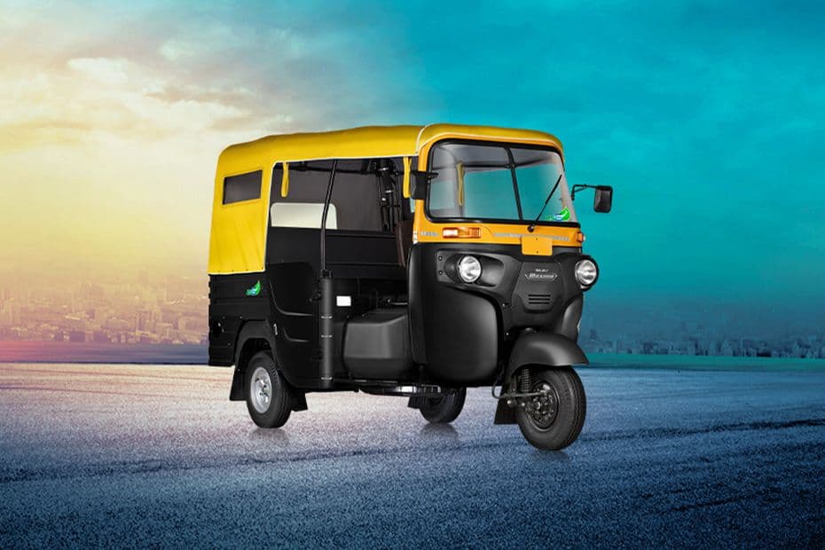 Bajaj Maxima X Wide Black-Yellow Front Right Side