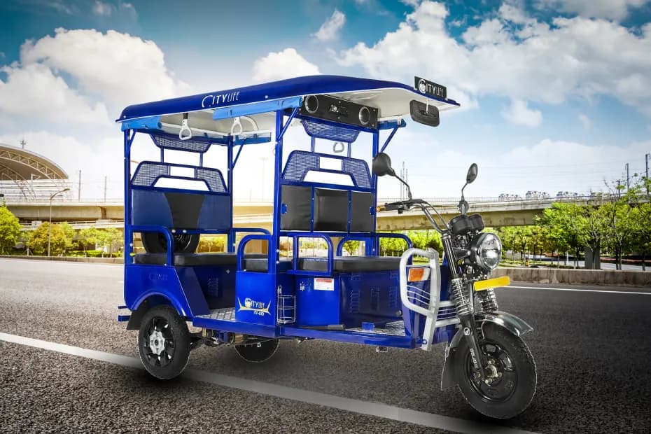 City Life Standard XV850 Right Side
