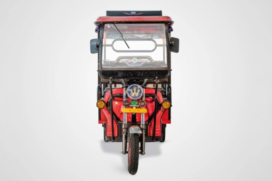 Indo Wagen Q8 Smart Front View