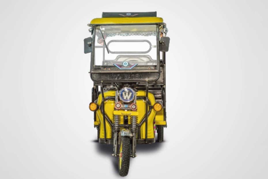 Indo Wagen Q8 Smart Front View