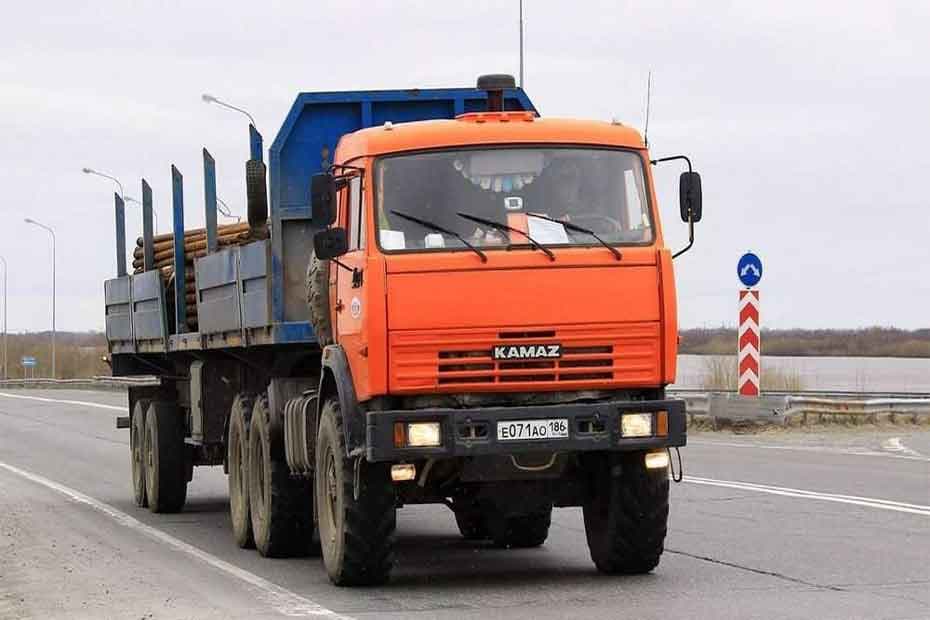 Kamaz 44108 6X6 Front Side