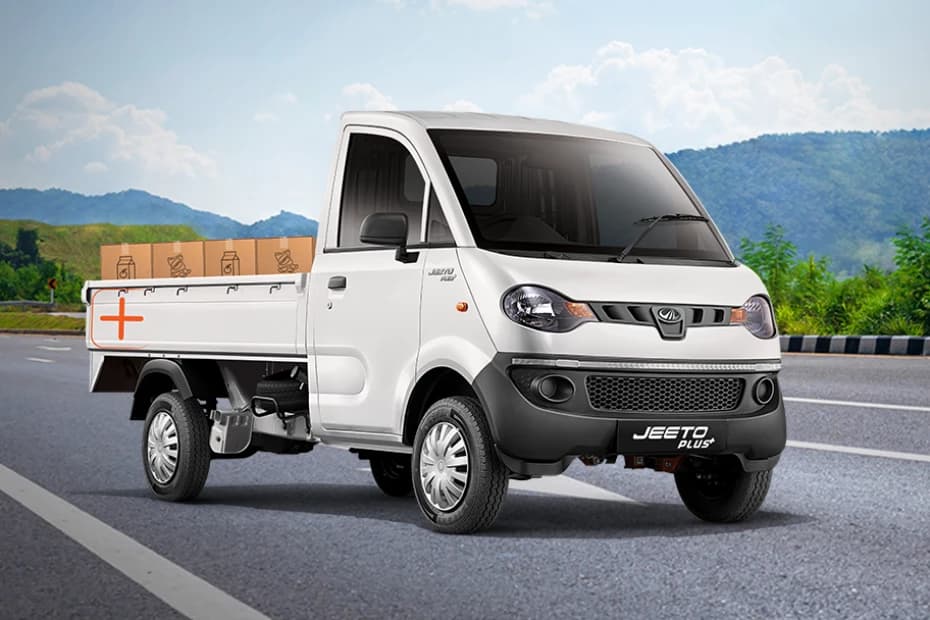 Mahindra Jeeto Plus Petrol Right Front Three Quarter