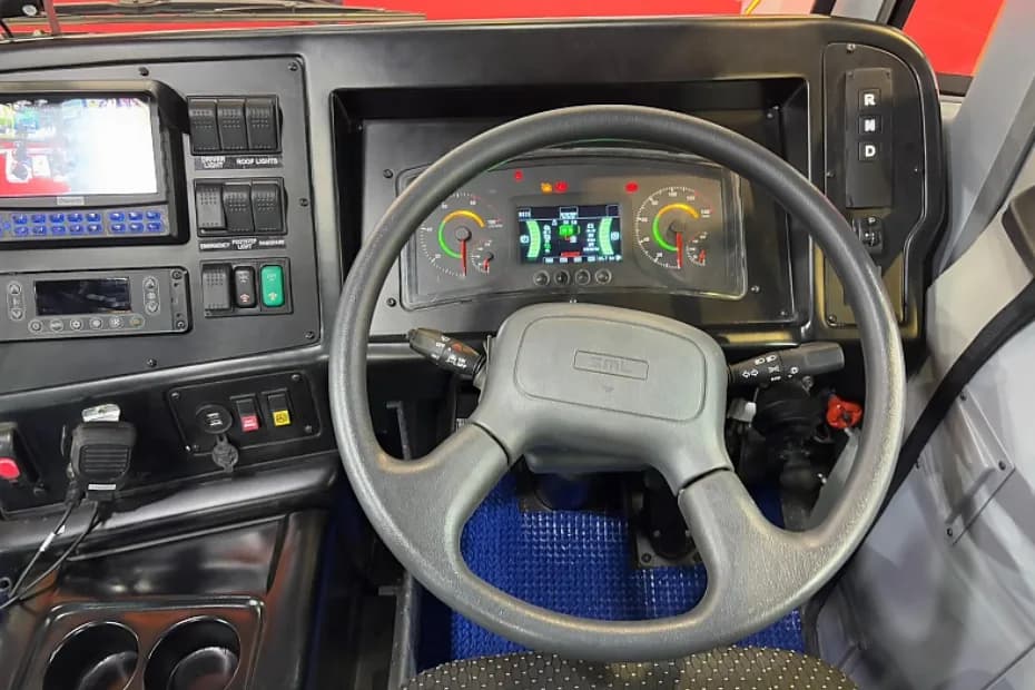 SML Isuzu Hiroi EV