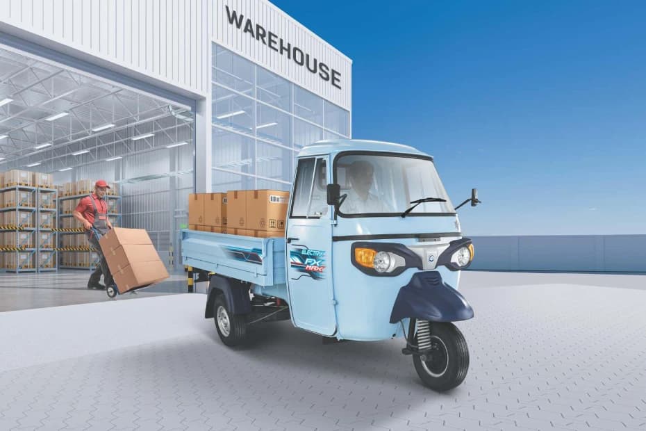 Piaggio Ape E Xtra FX Max Right Front Three Quarter