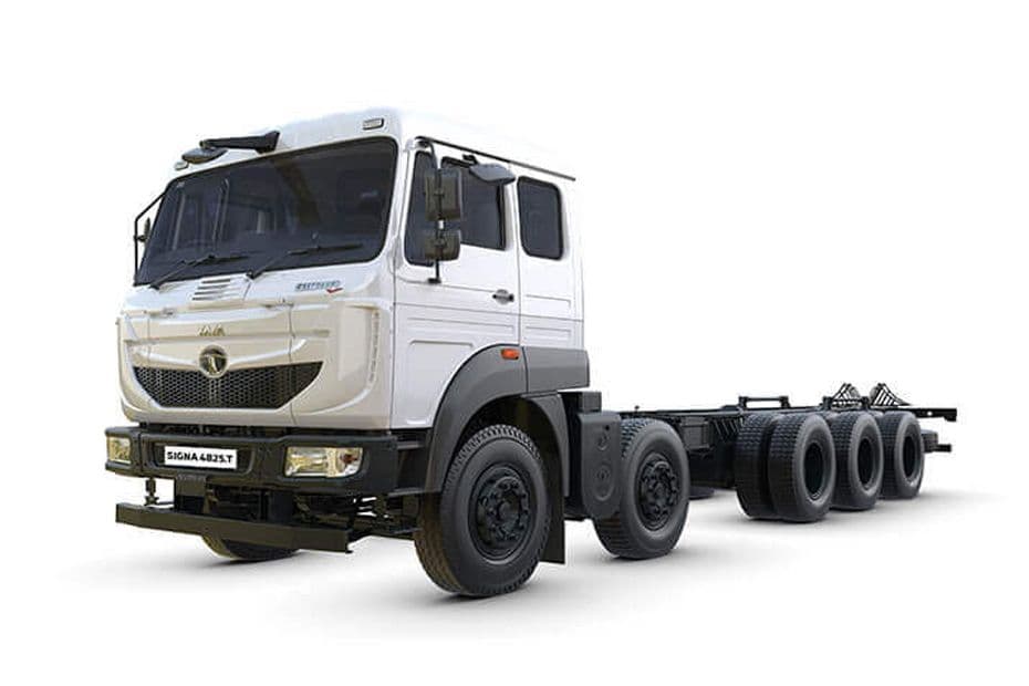 Tata Signa 4825.T Front Left Side