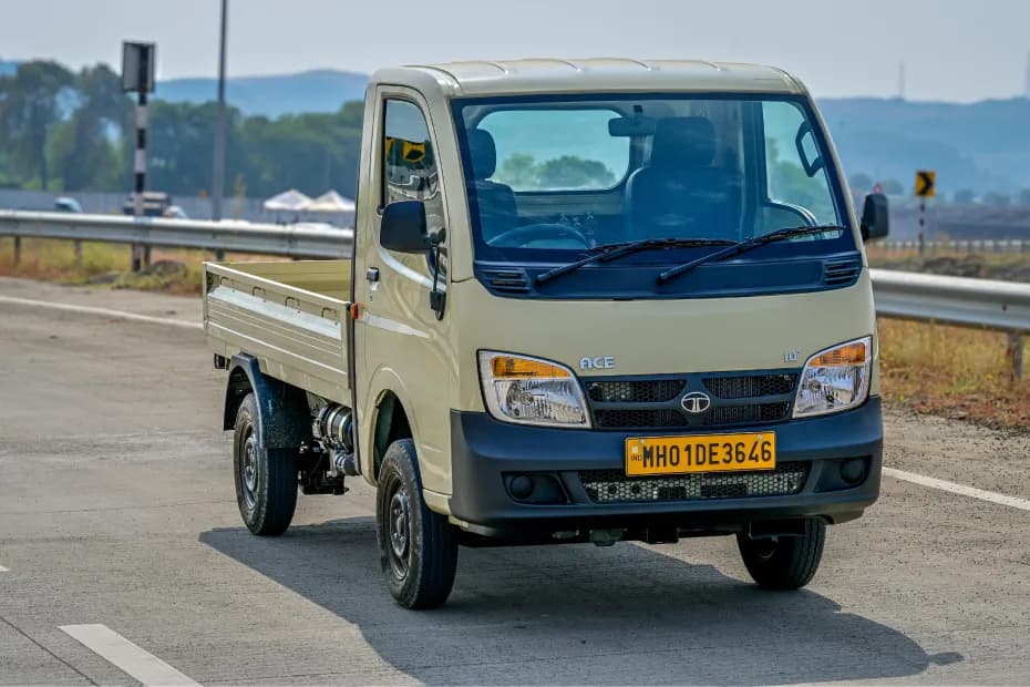 Tata Ace HT Plus Right Front Three Quarter