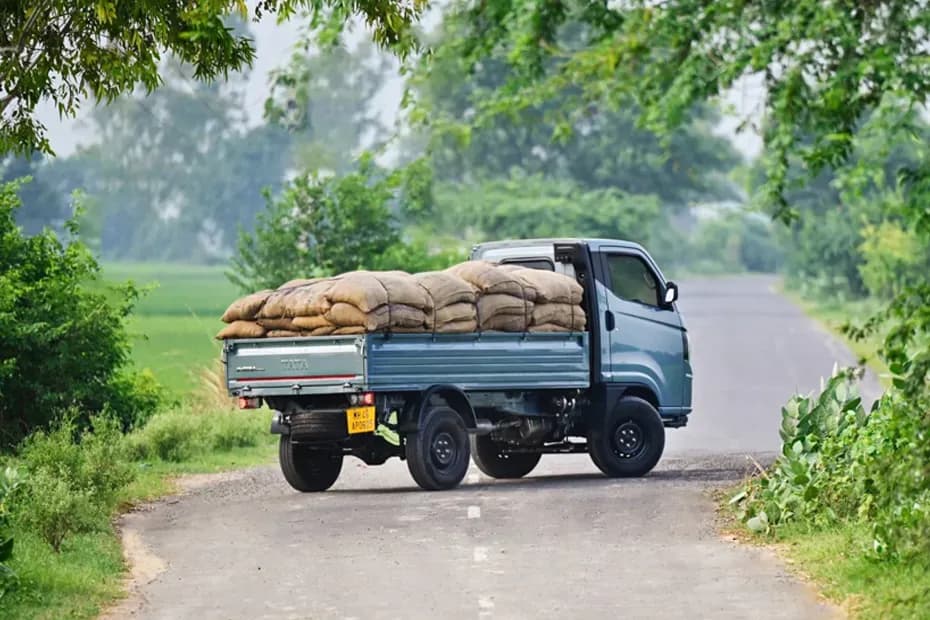 Tata Intra V50 Rear Right Side