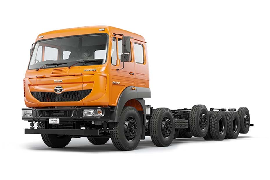 Tata Signa 4925.T Front Left Side