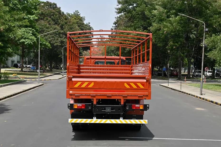 Tata T.18 Ultra SL Rear View
