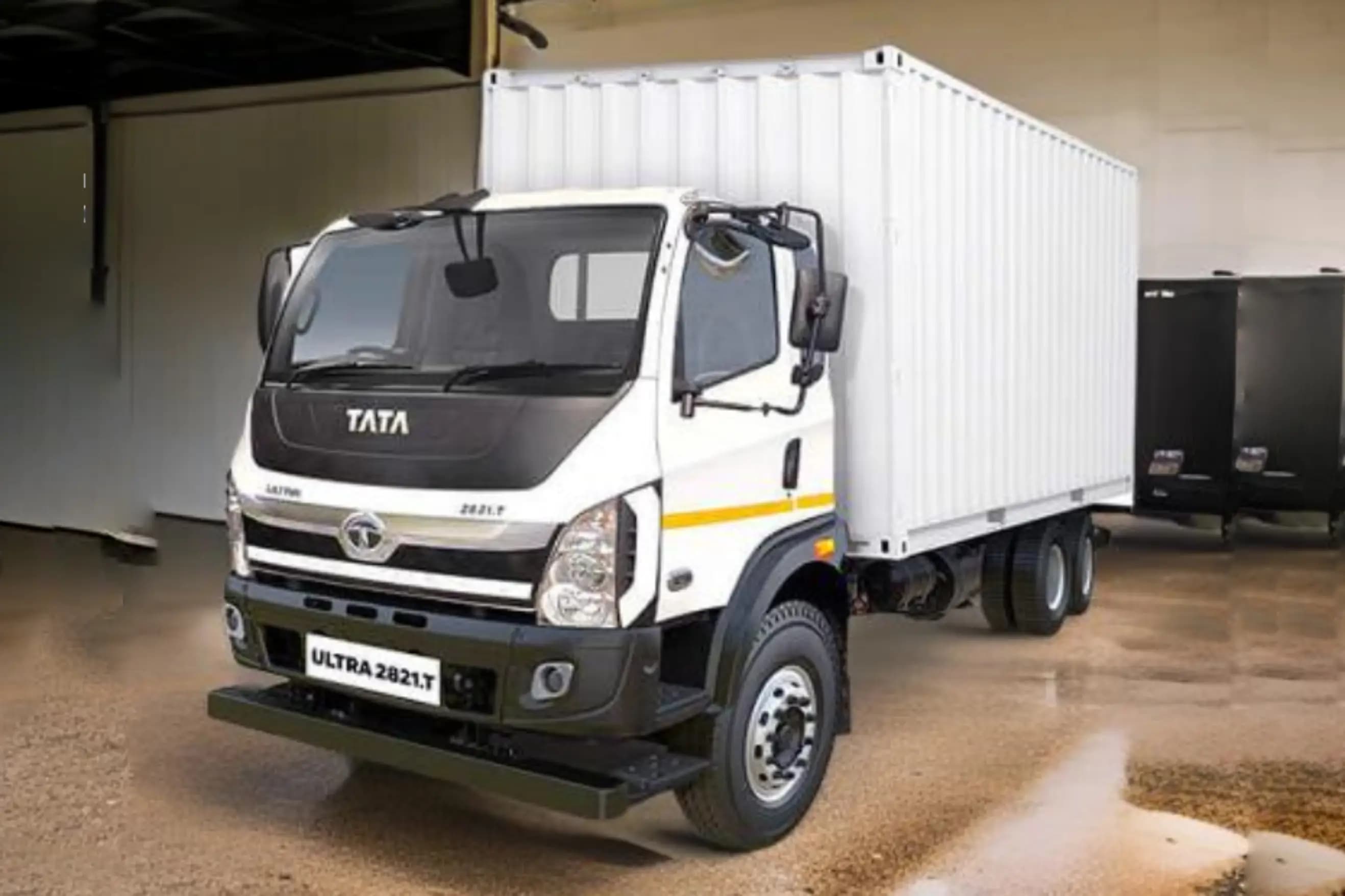 Tata ULTRA 2821.T Left Front Three Quarter