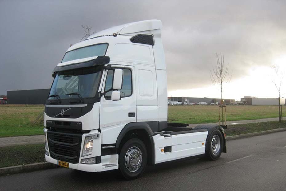 Volvo FM 420 4x2 Front Left Side