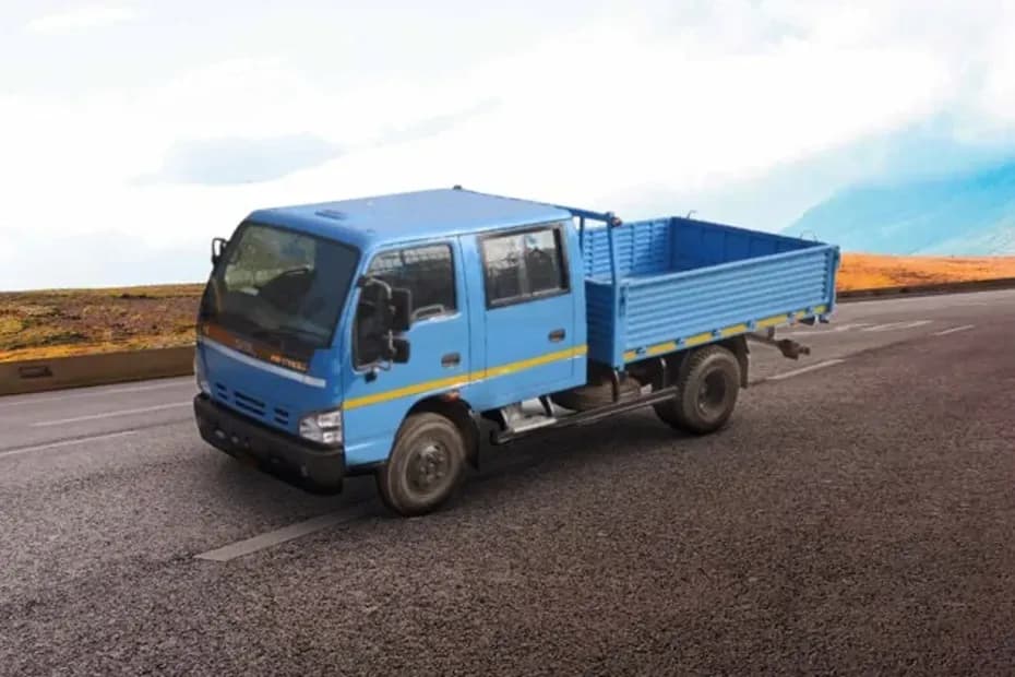 SML Isuzu Prestige Dual Cab Exterior Image