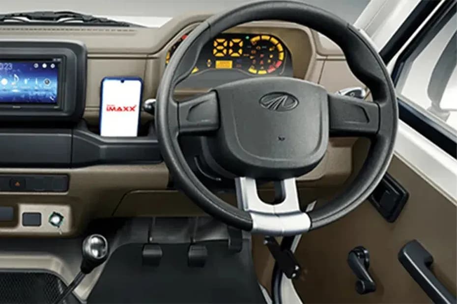 Mahindra Bolero MaXX Pik-Up City Interior Image