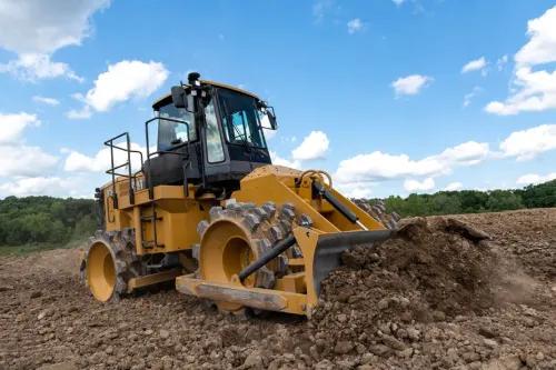 CAT 815 Compactor