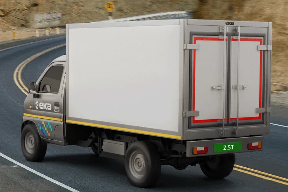 EKA 2.5T Left Rear Three Quarter EKA 2.5T Left Rear Three Quarter