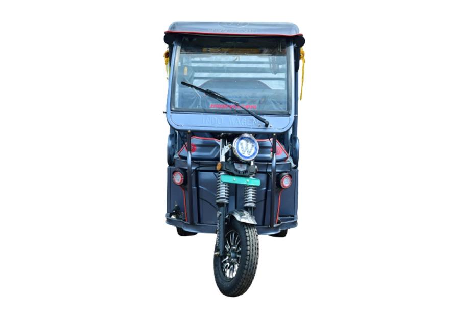 Indo Wagen Q8 Black Front View Indo Wagen Q8 Black Front View