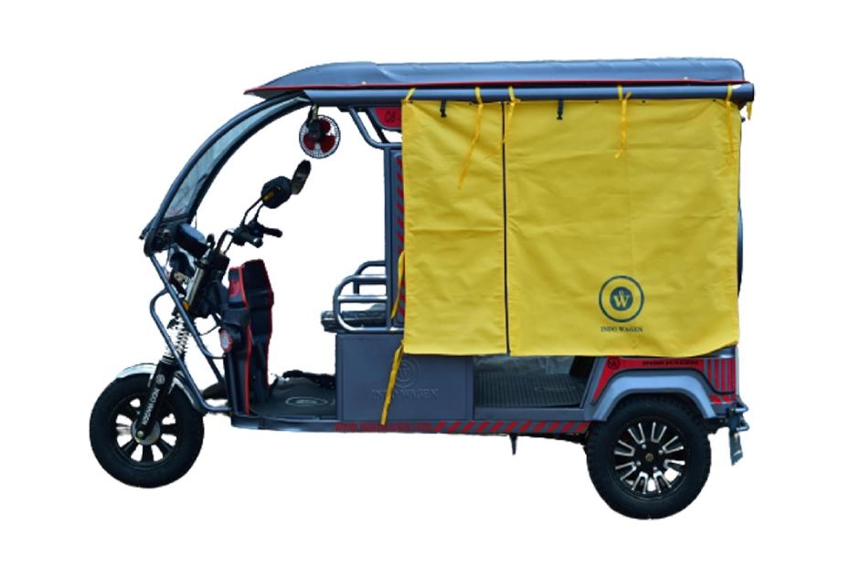 Indo Wagen Q8 Black Left Side View Indo Wagen Q8 Black Left Side View