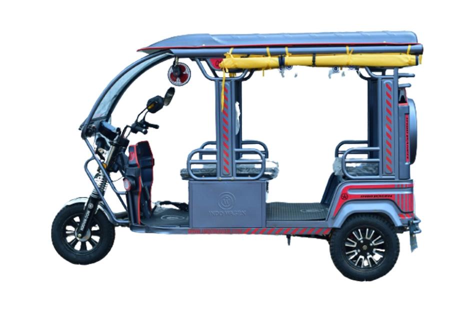 Indo Wagen Q8 Black Left Side View Indo Wagen Q8 Black Left Side View