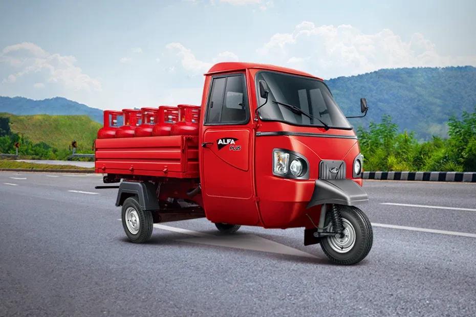 Mahindra Alfa Plus Right Front Three Quarter Mahindra Alfa Plus Right Front Three Quarter