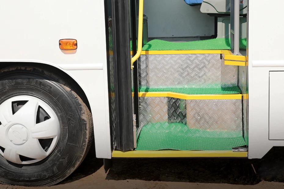 Mahindra Cruzio Staff Bus 5310 BS6 Full-length Footstep with Aluminium Top Mahindra Cruzio Staff Bus 5310 BS6 Full-length Footstep with Aluminium Top